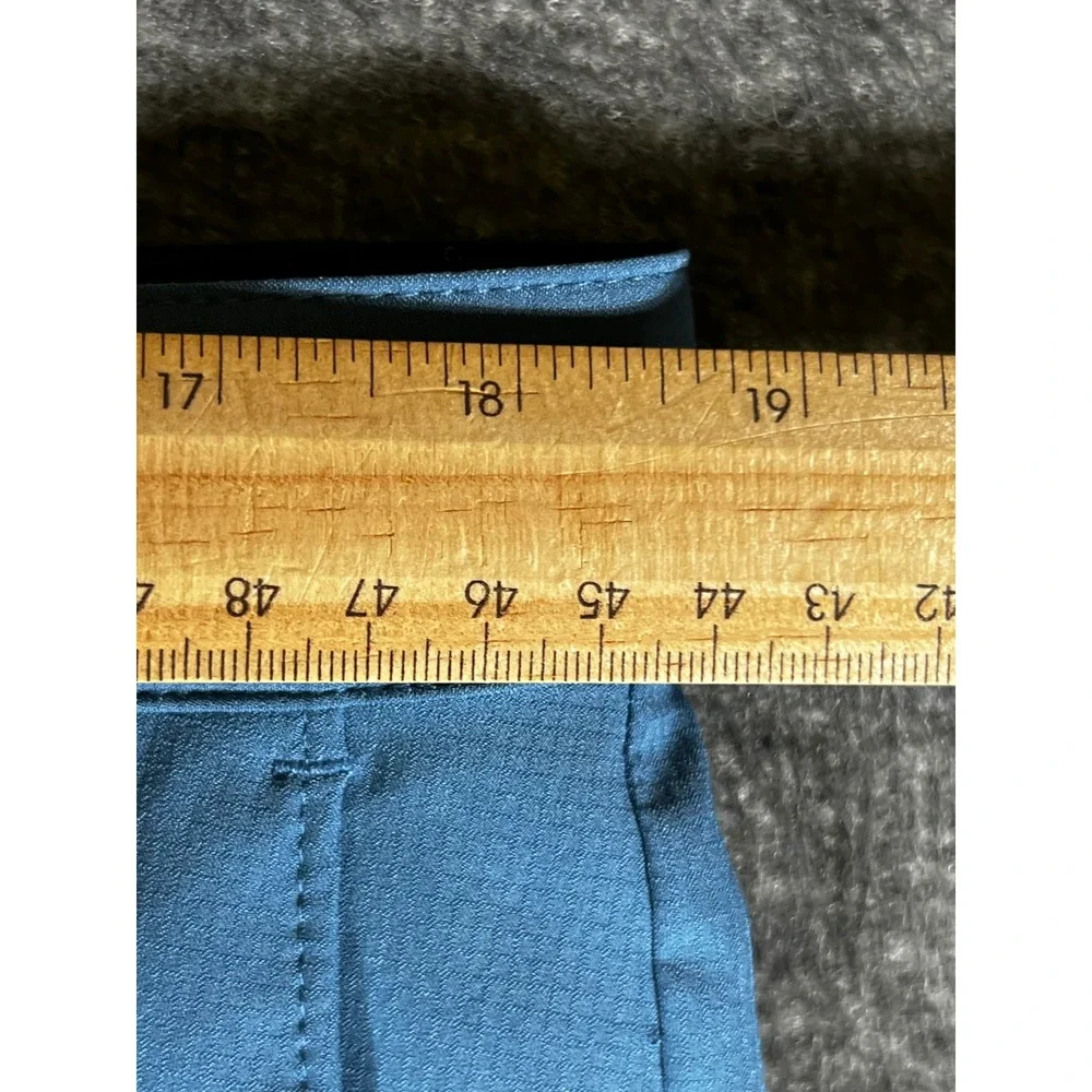 TravisMathew Mens Blue Performance Golf Shorts Size 36x9 Stretch Lightweight - Picture 4 of 7